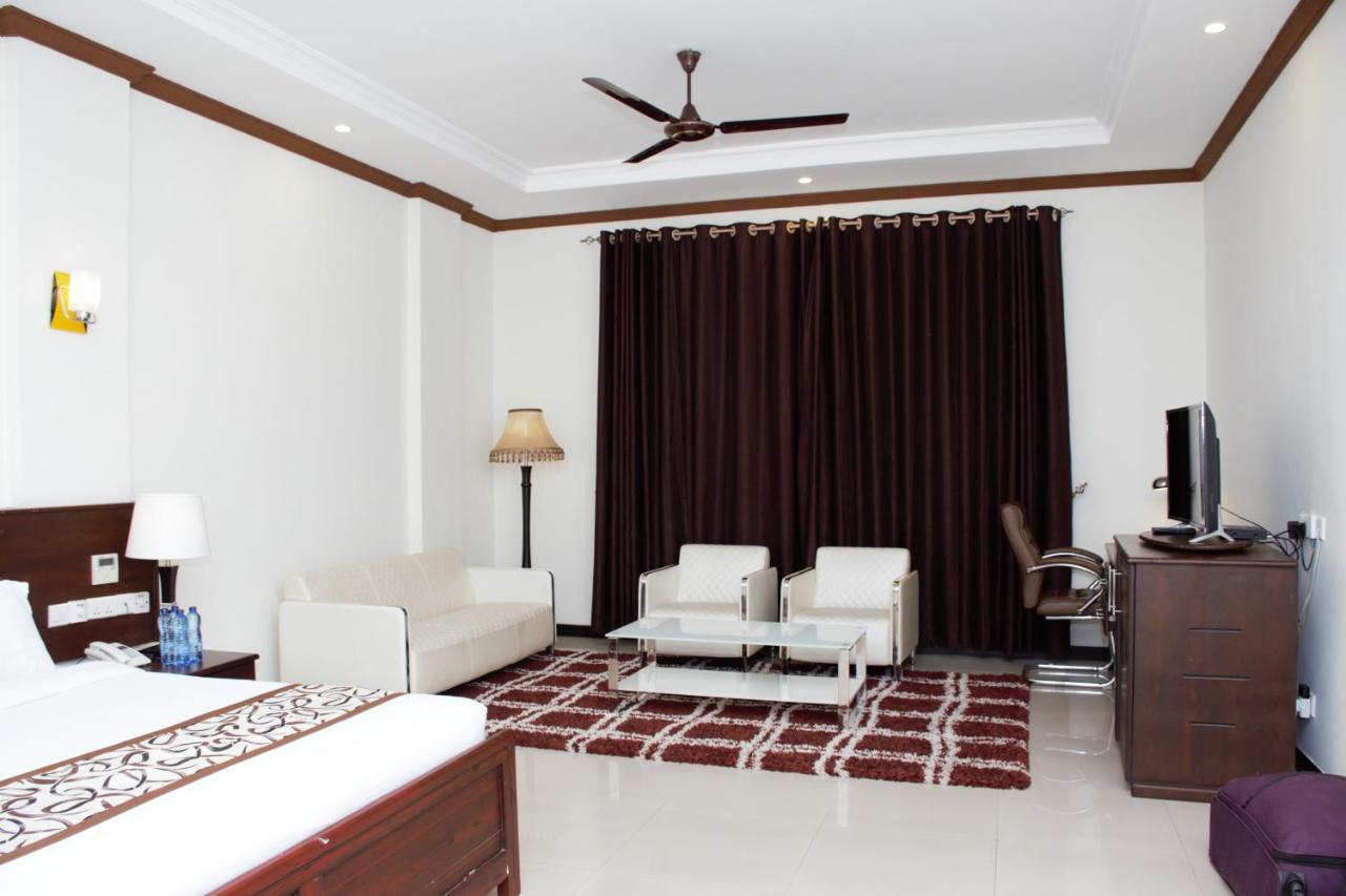 Hotel Blue Sapphire Daressalam Exterior foto